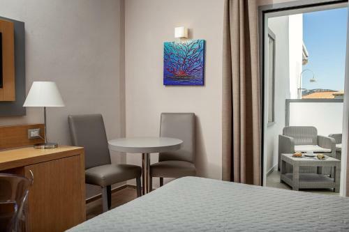 Hostal Capotesta Luxury Rooms