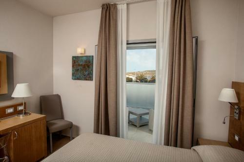 Hostal Capotesta Luxury Rooms