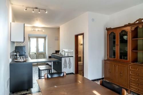 Brand New Total Remodel With Garden - Sleeps 6