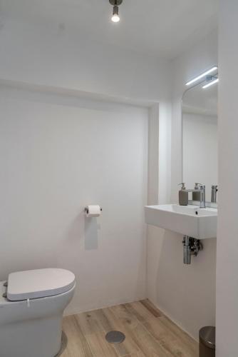 Brand New Total Remodel With Garden - Sleeps 6