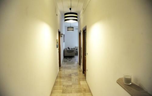 Lovely Piazza Santa Maria Apartment