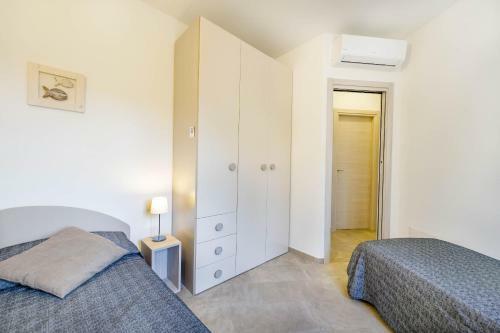 Caneis Apartments