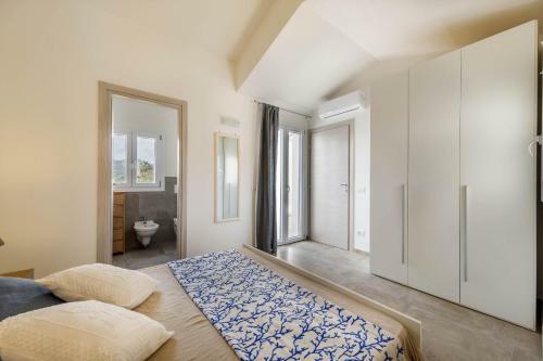 Caneis Apartments