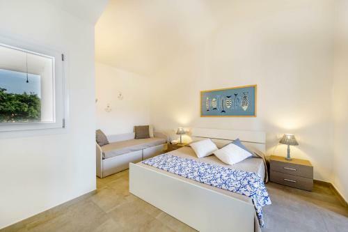 Caneis Apartments