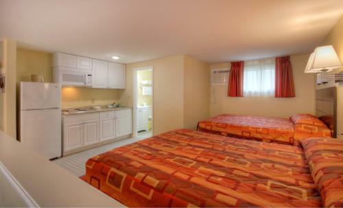 Motel Colonial Village Resort