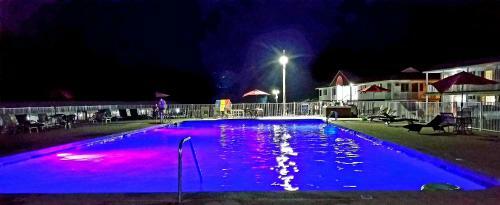 Motel Colonial Village Resort