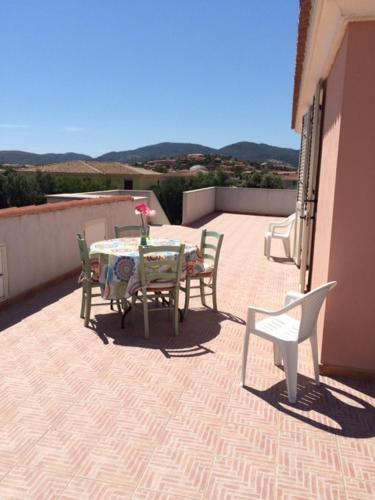 Apartamento Bilocale Con Terrazza A San Teodoro