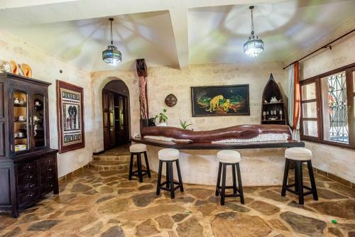 Rozzies Beach Villa Kilifi