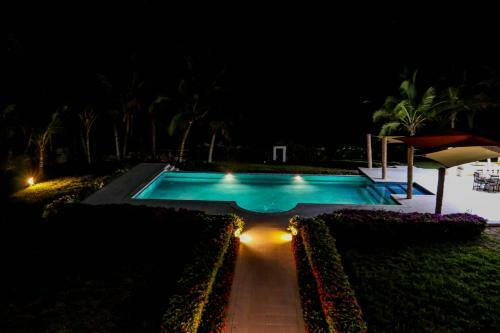 Rozzies Beach Villa Kilifi