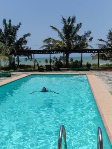Upper Inchaban Beachfront Apartment