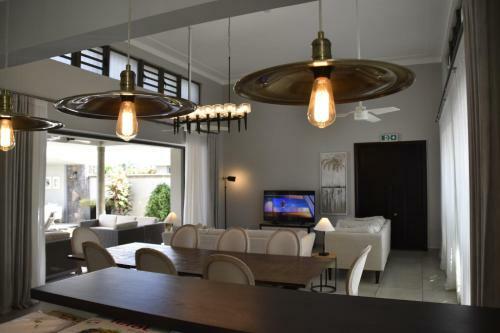 Luxury Villa At Royal Park Sandpiper