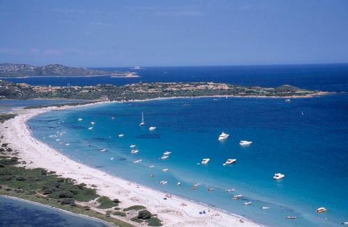 Apartamento Trilocale Ponderosa Con A.c A San Teodoro