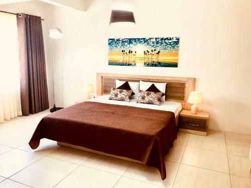 Luxury Westwood Apartment+pool