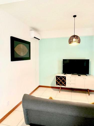 Luxury Westwood Apartment+pool