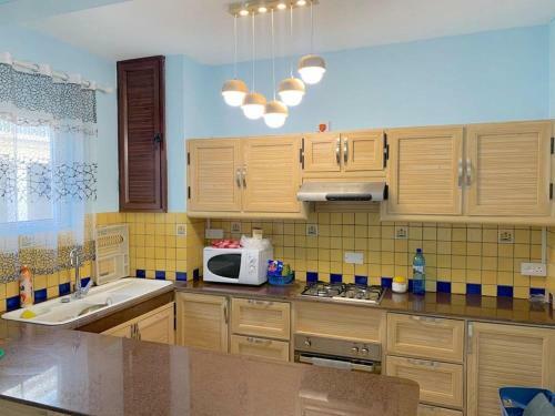 Well Equipped Peaceful 3 Bedroom Apartment