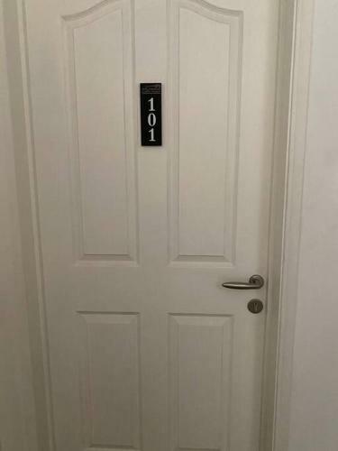 Lovely (new) Apartment Near Beach