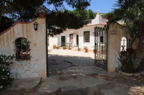 Casa Solaria Con Ampio Giardino Sul Mare