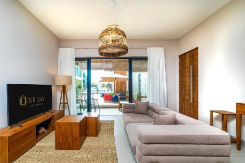 One Bay Residence Modern Contemporary Apartment Flat 4