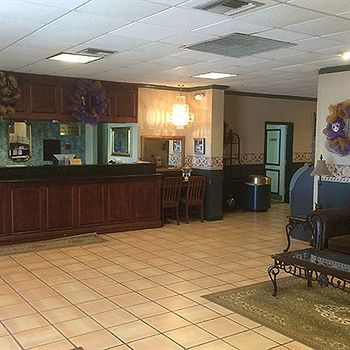 Motel Calloway Inn And Suites
