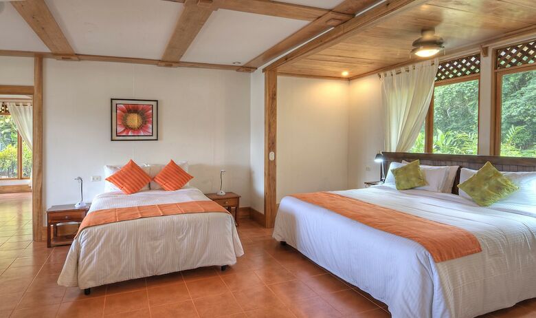 Tortuga Lodge & Gardens