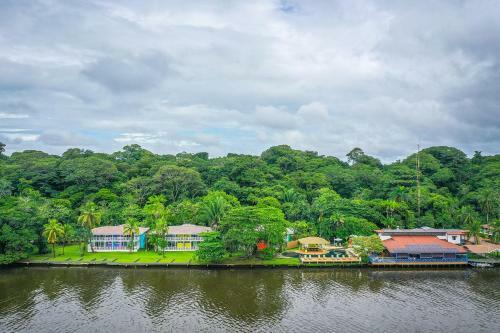 Tortuga Lodge & Gardens