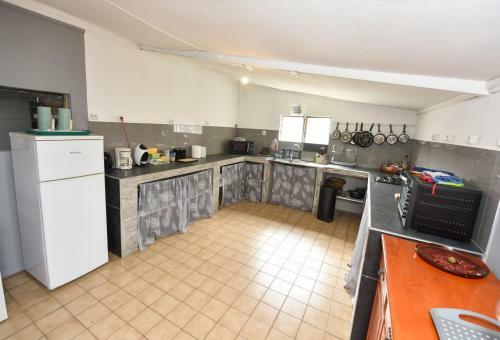 Hostal La Maison Des Oeillets A�roport Roland Garros