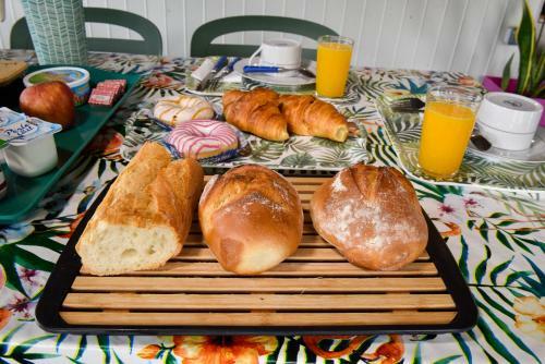 Hostal La Maison Des Oeillets A�roport Roland Garros