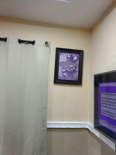 The Edgewood Manor, Entire Service Apartment With 24 Hours Power