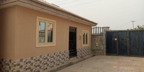 The Edgewood Manor, Entire Service Apartment With 24 Hours Power