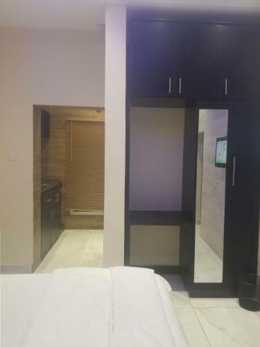 Hostal House X