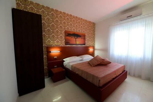Hostal X Hotel