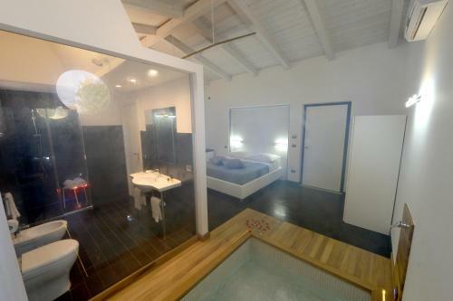 Hostal X Hotel
