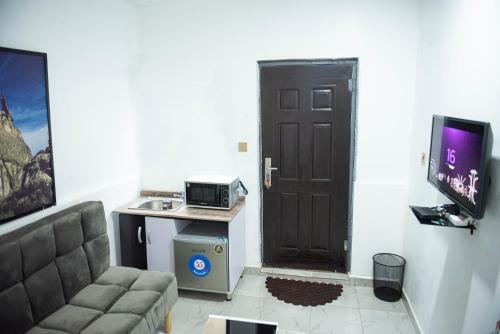 Cc & Cg Homes 1 Bedroom Apart - 24hrs Elect/wifi/security