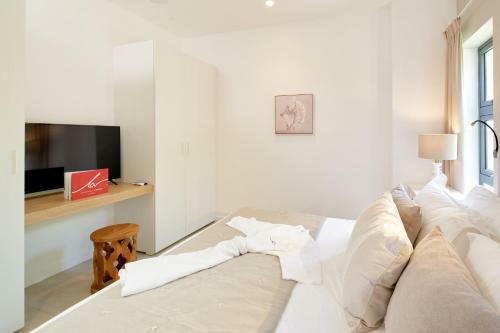 Nautilya Apartment By Lov