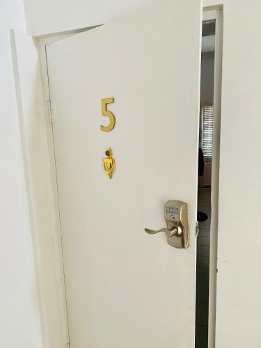 Apartamento House 12 Studios & Suites