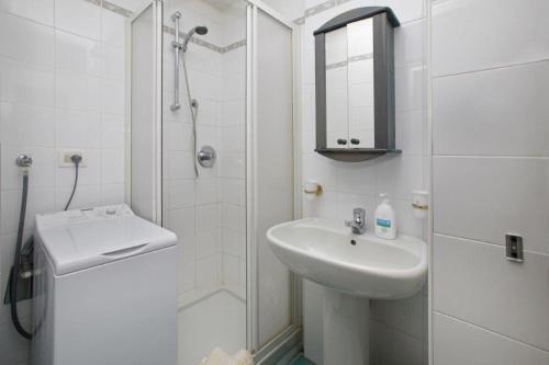 Besson Apartments And Ski Rental