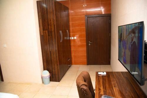 Hotel Enland Suites And Apartments