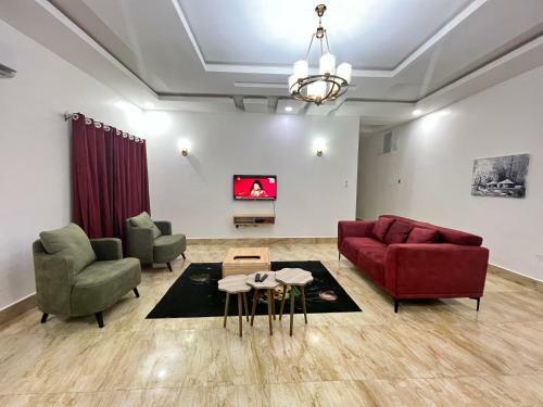 Apartamento 2 Bedroom Flat @utako+wifi+24hrs AC & Gen 70k/nit