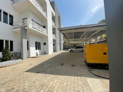 Apartamento 2 Bedroom Flat @utako+wifi+24hrs AC & Gen 70k/nit