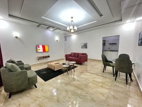 Apartamento 2 Bedroom Flat @utako+wifi+24hrs AC & Gen 70k/nit