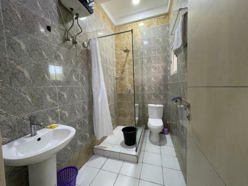 Apartamento 2 Bedroom Flat @utako+wifi+24hrs AC & Gen 70k/nit