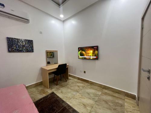 Apartamento 2 Bedroom Flat @utako+wifi+24hrs AC & Gen 70k/nit