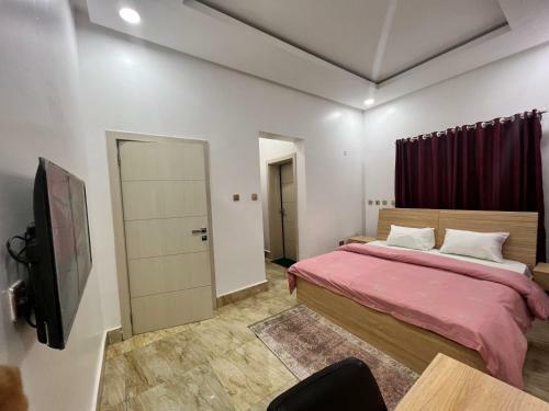 Apartamento 2 Bedroom Flat @utako+wifi+24hrs AC & Gen 70k/nit