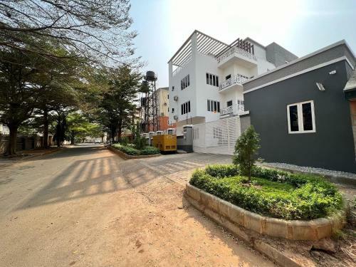 Apartamento 2 Bedroom Flat @utako+wifi+24hrs AC & Gen 70k/nit