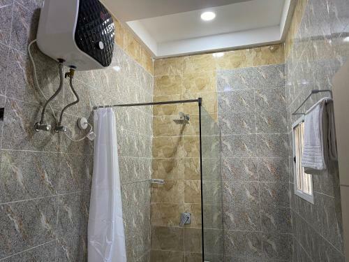 Apartamento 2 Bedroom Flat @utako+wifi+24hrs AC & Gen 70k/nit