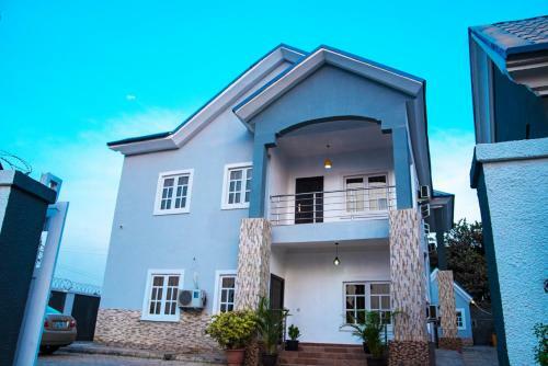 Enland Suites And Apartments