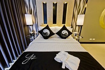 Y2 Residence Hotel