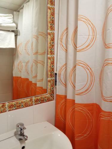 Hotel Condes De Bu�ol