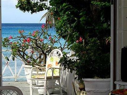 Cassandra II Beach Apartment