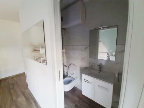 Apartamento Riviera Dei Cedri Dimora Colibr� A 100 M Dal Mare